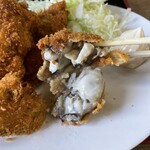 地場魚貝料理　呑海 - 牡蠣がギッシリ