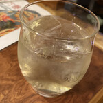 本格韓国料理 イニョン - デュワーズハイボールもこの量で550円。アルコールは総じて高めです。