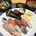 Ika Sushi Dainingu Sensuke - 日替り握り寿司12貫¥1,500-