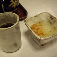 とんかつ まい泉 青山本店 - まずはつき出しの大根おろし。そのままでもおいしい。