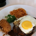 ダンボ - ハンバーグとクリームコロッケ