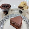 CACAOCAT - ■チョコレートケーキ
                ■ラバ ケーキ(ショコラ)
                ■ジェラート トリプル(ﾋﾞﾀｰﾁｮｺﾚｰﾄ、ﾋﾟｽﾀﾁｵ、ｲﾀﾘｱﾝﾊﾞﾆﾗ)
                ■コーヒー