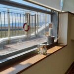 NICOLAO Coffee And Sandwich Works - 窓からは、田園風景。
