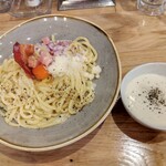 まぜパスタ専門店 冨和里 - クリームソースカルボ