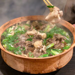 中津をにく - テールキノコ鍋