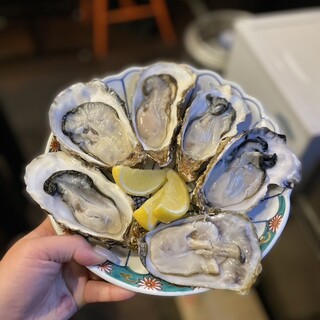 These plump Oyster are 160 yen each! ︎