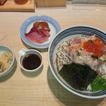 日本橋海鮮丼 つじ半 - 