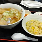 喜多方ラーメン坂内・小法師 六泉寺店 - 喜多方ラーメンの半チャーハンセットです。