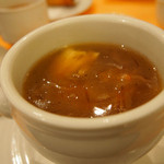 點心茶室 新横浜店 - ￥525で通常のスープからアップしたフカヒレスープ