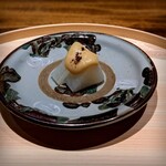 温石 - 静岡の聖護院大根のふろふき。お出汁を含んだ聖護院で、ああ戻ってきたと感慨深く。