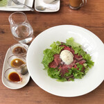 ワイン オクロック ワイン＆シーズナル薬膳 - WINE O’ CLOCK定番ランチ 低温調理のしっとりローストビーフ丼 ¥1200