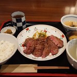 Gyuutan Yaki Sendai Hemmi - 上牛タン1，5人前定食 ￥2200  トッピングトロロ￥100 辛味噌 ￥50
