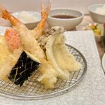 マグロと天ぷら定食 銀八 - 