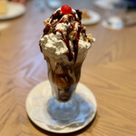 Peter Luger Steak House Tokyo - ルーガーズスペシャル "ホーリーカウ" ホットファッジサンデー