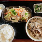 いーばる家 - 料理写真:中身汁定食（とーふちゃんぷるー）