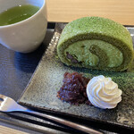 幸右衛門茶舗 - ◉濃厚抹茶のロールケーキ（煎茶付）／650円税込