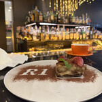 R1 TOKYO Bar&Restaurant - 