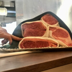 神戸牛炉釜炭焼ステーキ銀座一宮 - 短角牛もいます