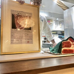 神戸牛炉釜炭焼ステーキ銀座一宮 - 牛さんお披露目