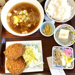 もつ煮屋 日の出食堂 - 日替わりA（この日はメンチカツ）９００円