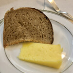 神戸牛炉釜炭焼ステーキ銀座一宮 - パン＆バター