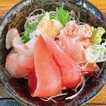 Makoto - お刺身から揚げセットのお刺身（鯛、わらさ、まぐろ、ねぎとろ、えび）