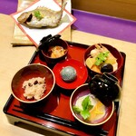 Kappou Tamasasa - お食い初め膳始めました！お写真は女の子用のセットです。