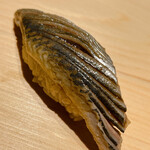 すが弥 - 酢の強酸で小骨の溶けた鰯