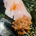 すが弥 - 鰆と薬味の山ワサビ和え（ネギ、鰹節、生姜）