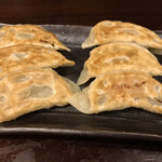 あかね家 - 食べログでも高評価の『焼き餃子』