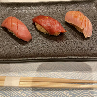 鮨 青海 品川店 - 中トロ、赤身漬け、ブリ