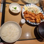 やよい軒 - チビが頼んだ、特からあげ定食(税込930→クーポンで830円)