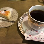 リロ珈琲喫茶 - 中国豆コーヒー&チーズケーキ