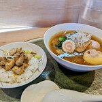 中華そば 深緑 - 白出汁、知床鶏もも炙り焼き丼