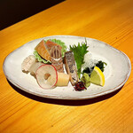 いざかや しん - 割鮮本日盛り合わせです(o^^o)