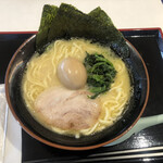 壱角家 - 2023.01に食べた豚骨ラーメン塩味 with 煮卵トッピング