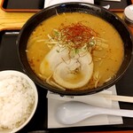 Resutoran Yuruno Sono - 辛味噌ラーメン　800円　+　ライス　100円