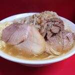 ラーメン二郎 - 小ラーメン ブタを取り出して♪