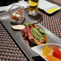 The Living Room with SKY BAR - 