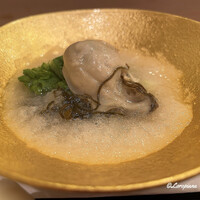 馬車道 大かわ - 珠州産の大粒の牡蠣