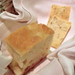 キッチャーノ - 本日のランチ+カフェ 1500円 の自家製パン