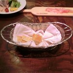 キッチャーノ - 本日のランチ+カフェ 1500円 の自家製パン