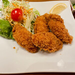 鰻処　うなとろ家 - カキフライが、5つ