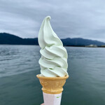 うにねこカフェ - 海の恵みソフトクリーム