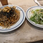 関谷スパゲティ EXPRESS - ウニバター醤油＋モーニングサラダ