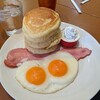 Egg Moon CAFE - チビの１回戦は、ベーコンエッグパンケーキ…