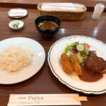 洋食屋 ふじ家 - ハンバーグと、牡蠣フライ