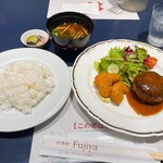 洋食屋 ふじ家 - ハンバーグと、エビフライ