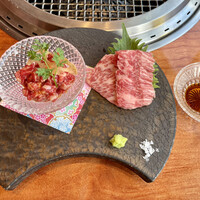 銀座 山科 - 和牛の刺身とユッケ