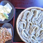 蕎麦処つゆ下梅の花 - そば五合  1430円、ゆり根 天ぷら  610円、桜エビのかき揚げ  330円